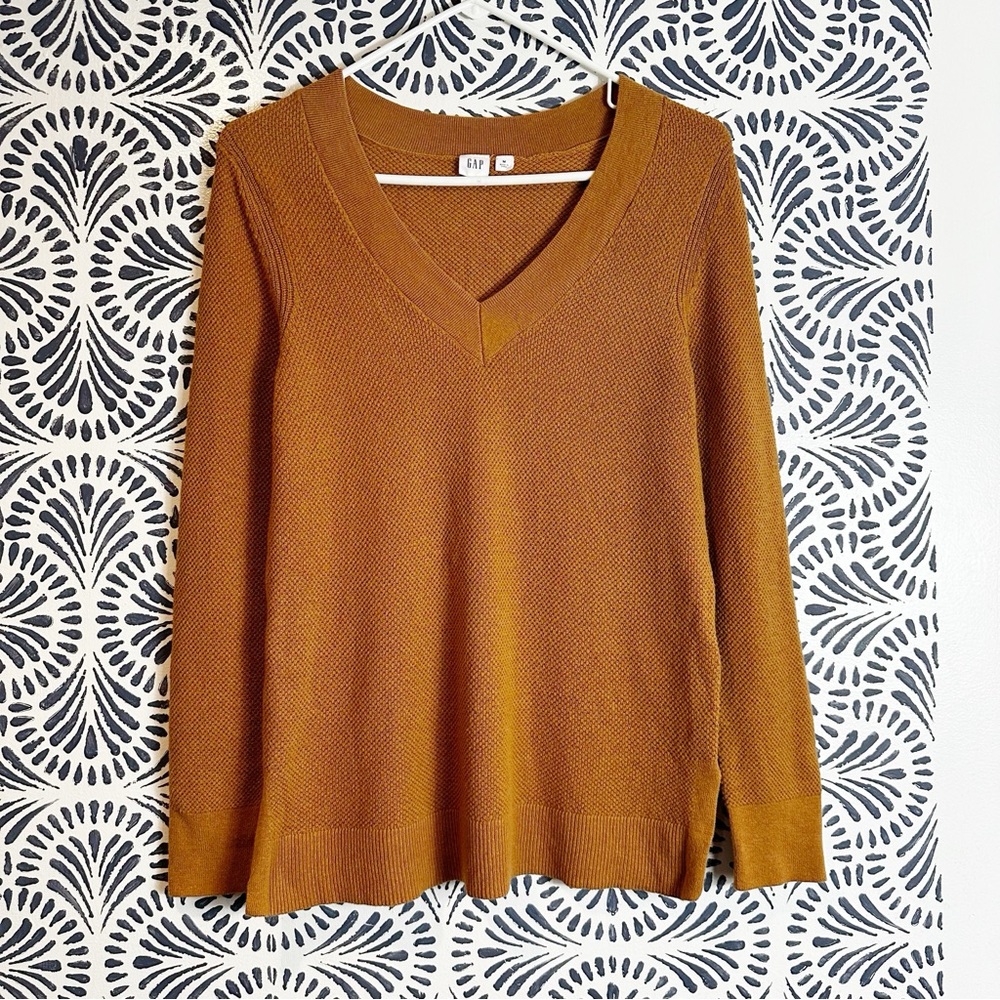 GAP Bella V Neck Fall Acorn Thin Knit Sweater